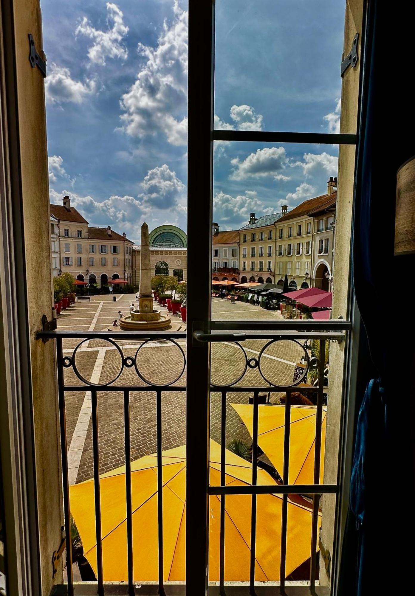 Appt Vue Place De Toscane - 4Min Disneyland-Paris Serris Eksteriør billede