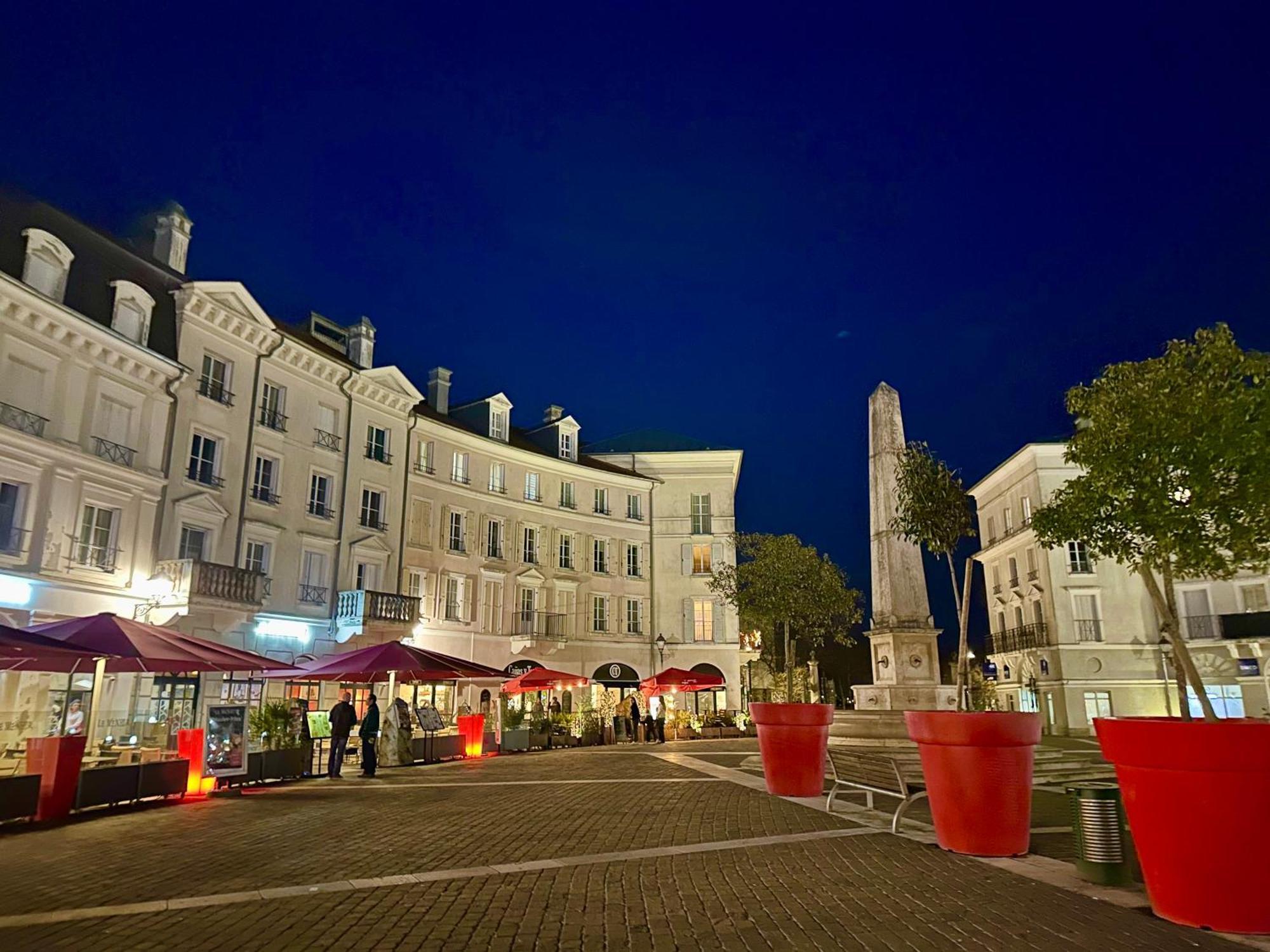 Appt Vue Place De Toscane - 4Min Disneyland-Paris Serris Eksteriør billede